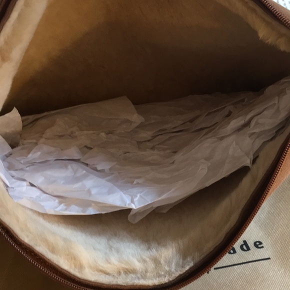 UGG Folio or iPad Case - Brand New! - Picture 5 of 5